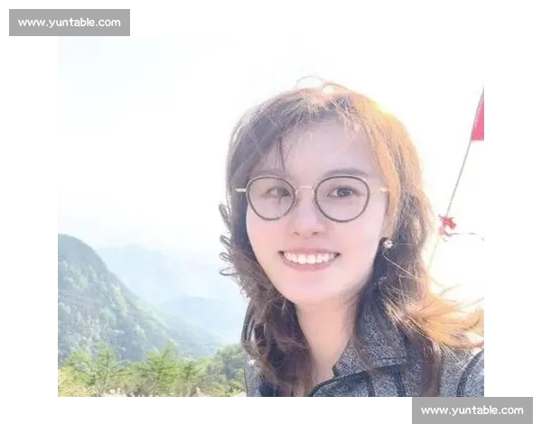 傅园慧赛场拼搏瞬间折射中国游泳新生代精神力量与时代风貌成长轨迹