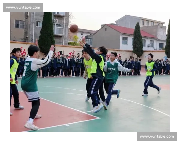汗水与呐喊交织的夜晚记一次难忘的校园篮球比赛激烈对抗与团队精神的见证